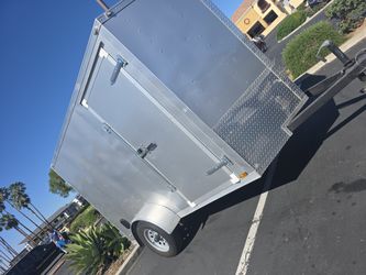 Moving enclosed trailer hual