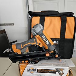 Ridgid - Angled Finish Nailer 