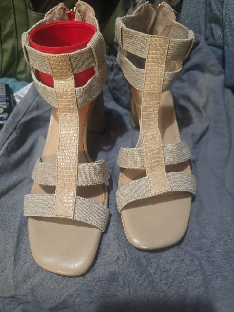 Donald Pliner Heels
