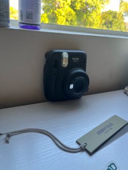 Fujifilm Instax Mini 11 instant camera