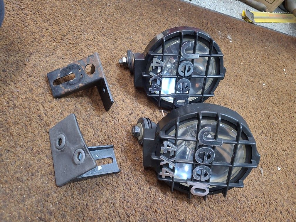 Pair Of Jeep 4x4 Off-road Lights With Brackets