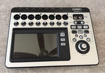 QSC TouchMix 8 for Parts or Repair