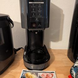 Ninja Creami with 8 Containers/Tubs