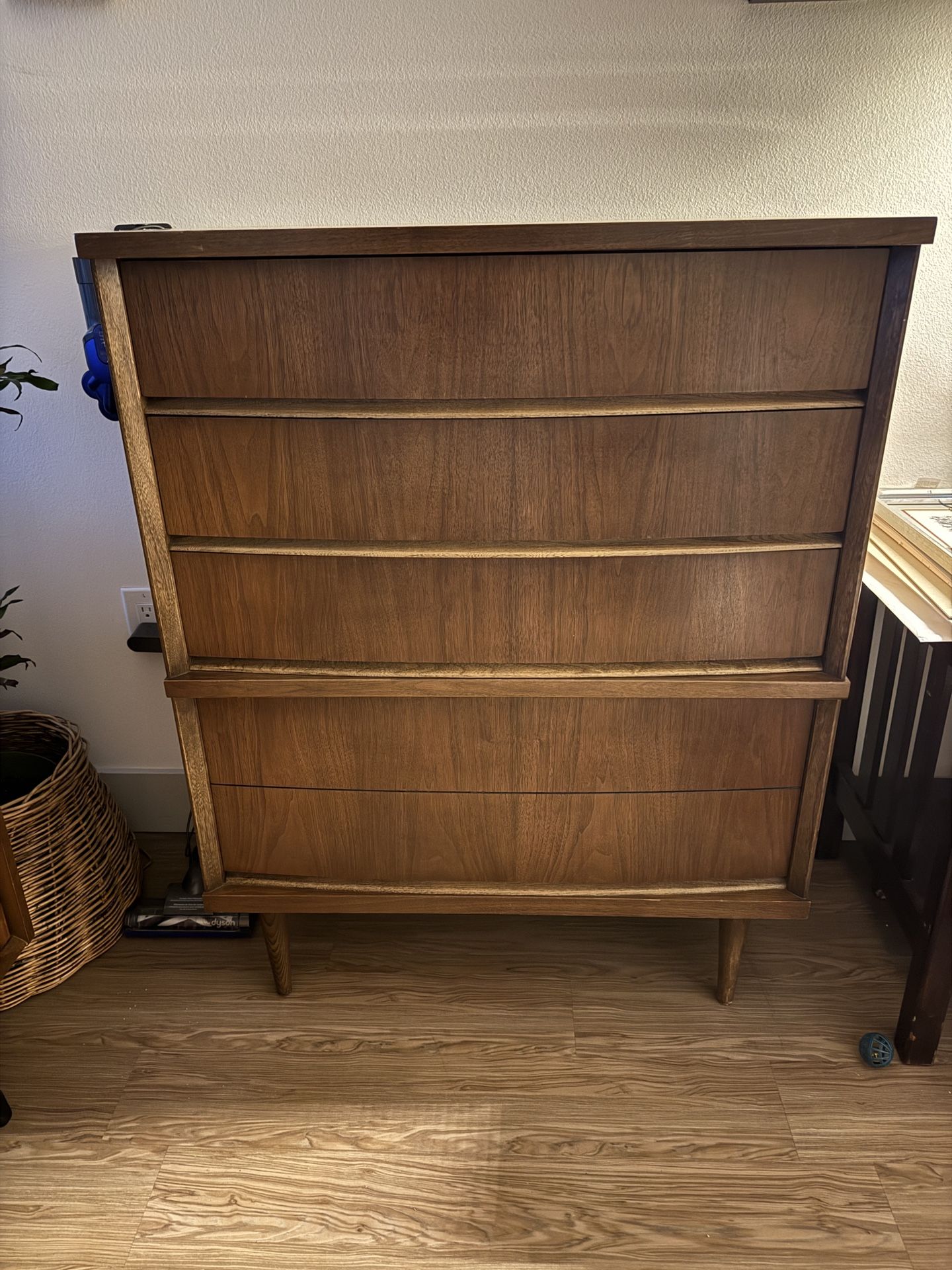 Bassett Furniture MCM Highboy 4- Drawer Dresser