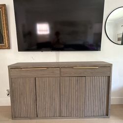 Modern Wood Media Console / Sideboard – Fluted Doors