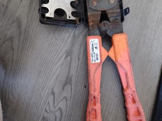SharkBite 23100 PEX Crimp Tool