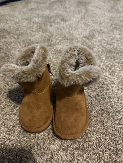 Toddler Bearpaw Boots size 4