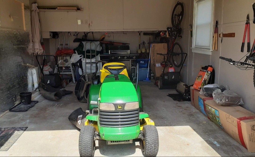 John Deere Tractor LT155