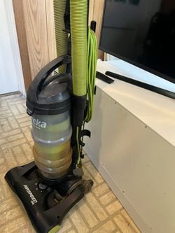 Eureka Bagless VACCUM! 