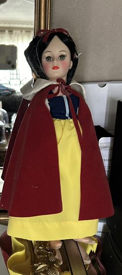 Vintage Effanbee Snow White Doll. 