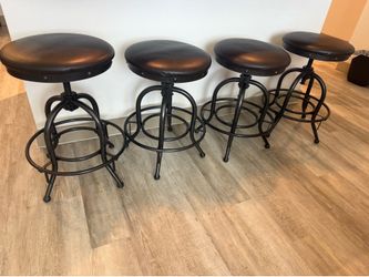 4 Backless Swivel Nailhead Barstools 🌵MUST GO🌵