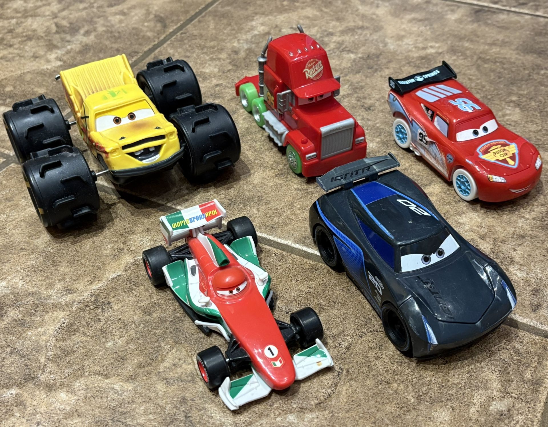 5 Plastic Disney Cars Vehicles