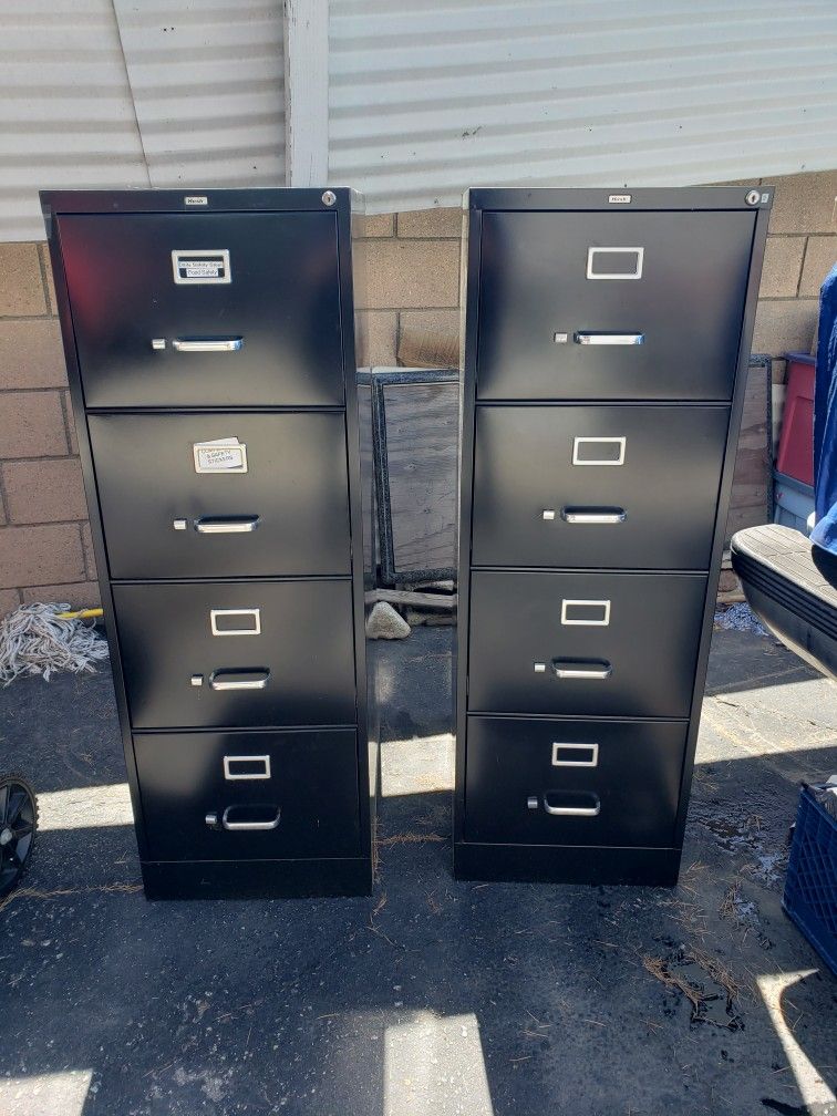 FILE CABINETS WITH KEYS