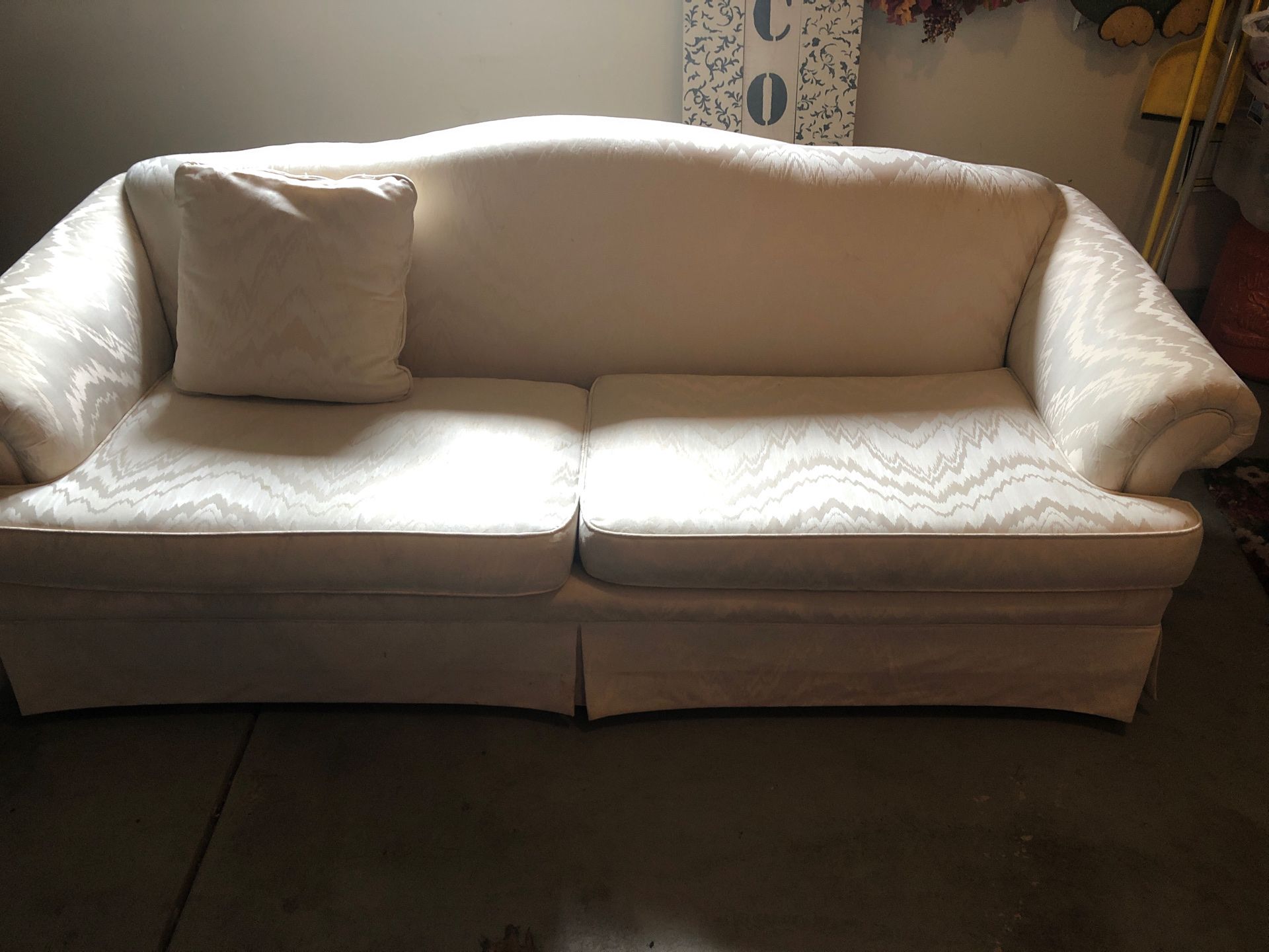Free Couch.Delivery local for $25. Free you pickup.