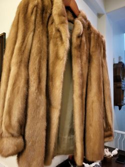 Mink jacket, perfect, very soft. No ribs. No tears no stains