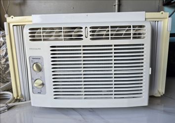 Frigidaire 5000 Btu's Air Conditioner