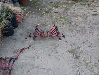 Metal Yard  Crabs