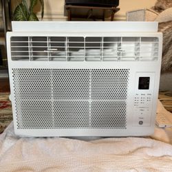 GE- 250 Sq. Ft. 6000 BTU Window Air Conditioner - White 