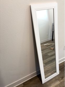White body size mirror