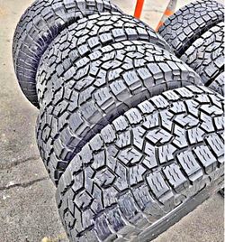 35*12.50r17 Toyo Tires con 70% de vids las 4