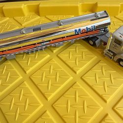 1/43 Scale Mobil Limited Edition 2000 Toy Tanker