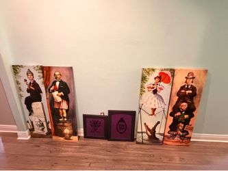 Haunted Mansion Stretching  Room Photos