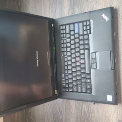 Lenovo ThinkPad T500 laptop (Charger Not Included)