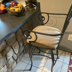 2 Bar Stools
