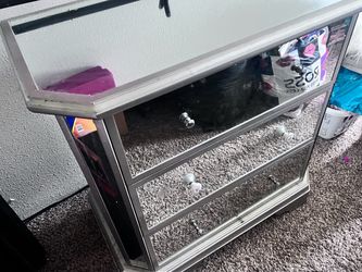 Mirrored dresser