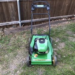 John Deere Self Propelled Lawnmower (No Bag)