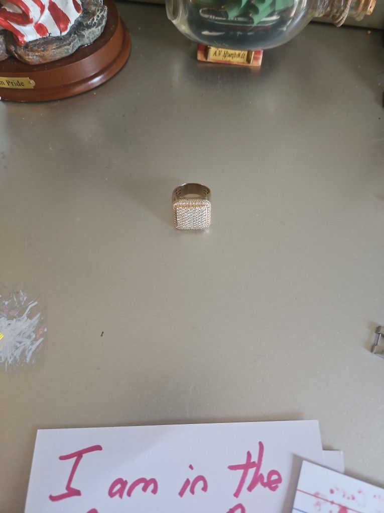 14 carat gold VS1 diamond ring