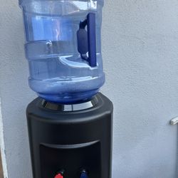 Water dispenser