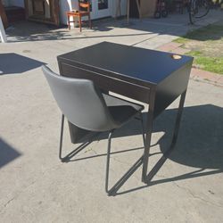 Modern Desk & Chair