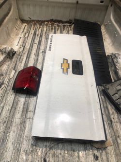 Tail gate for a Chevy 2500