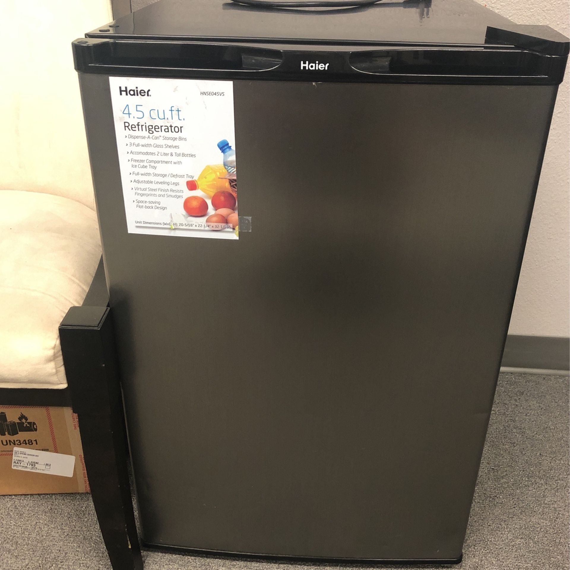 Haier Mini 4.5cu.ft Refrigerator Mint Condition
