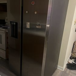 27 CF SXS W/ICE & WATER STAINLESS Steel