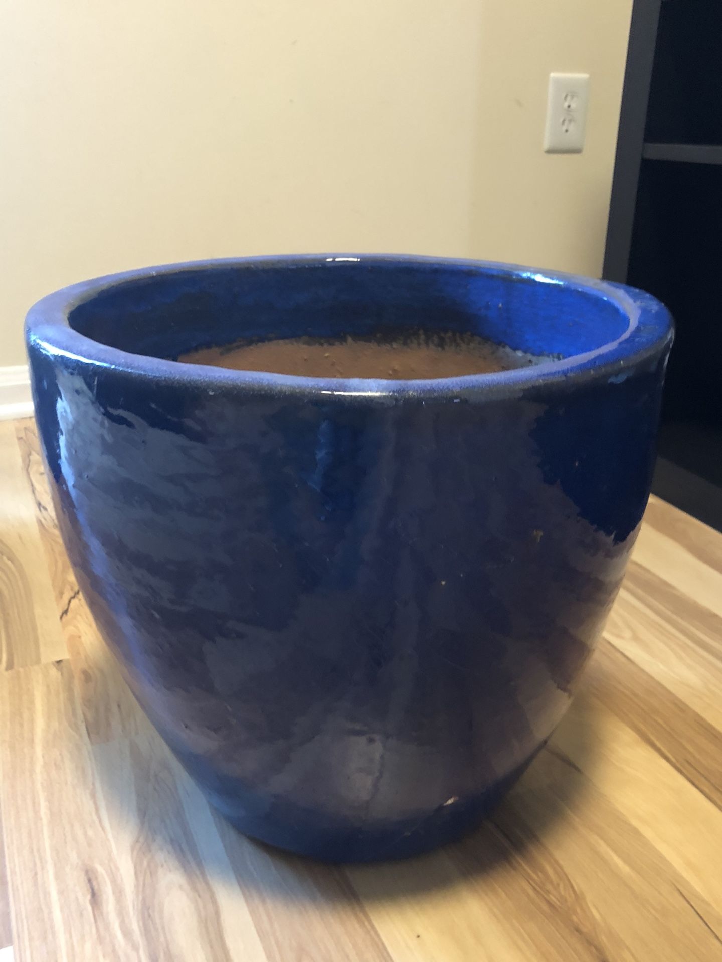 Large glazed planter - 13” H x 14” W