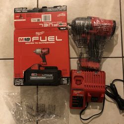 MILWAUKEE COMBO WRENCH IMPACT HIGH TORQUE WITH FRICTION RING AND BATTERY XC 8.0 WITH CHARGER BRAND NEW