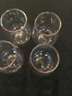 https://offerup.com/redirect/?o=QmFuLmRv Acrylic  Sparkle Wine Glasses