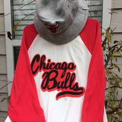 New Chicago Bulls Shirt Or Hats 