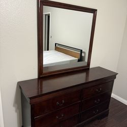 Dresser with Mirror and night stand in Good Condition