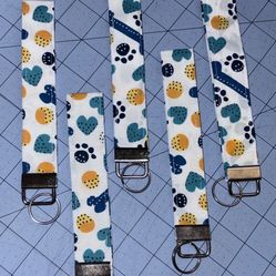 $2 Wristlets /Llaveros