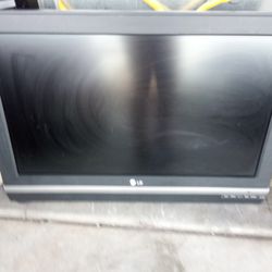 LG TV 32 Inch Flat Screen 