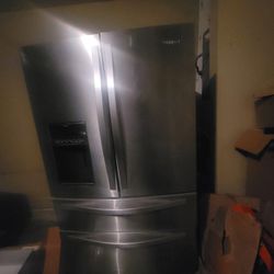 Double Doors Bottom Freezer Refrigerator 