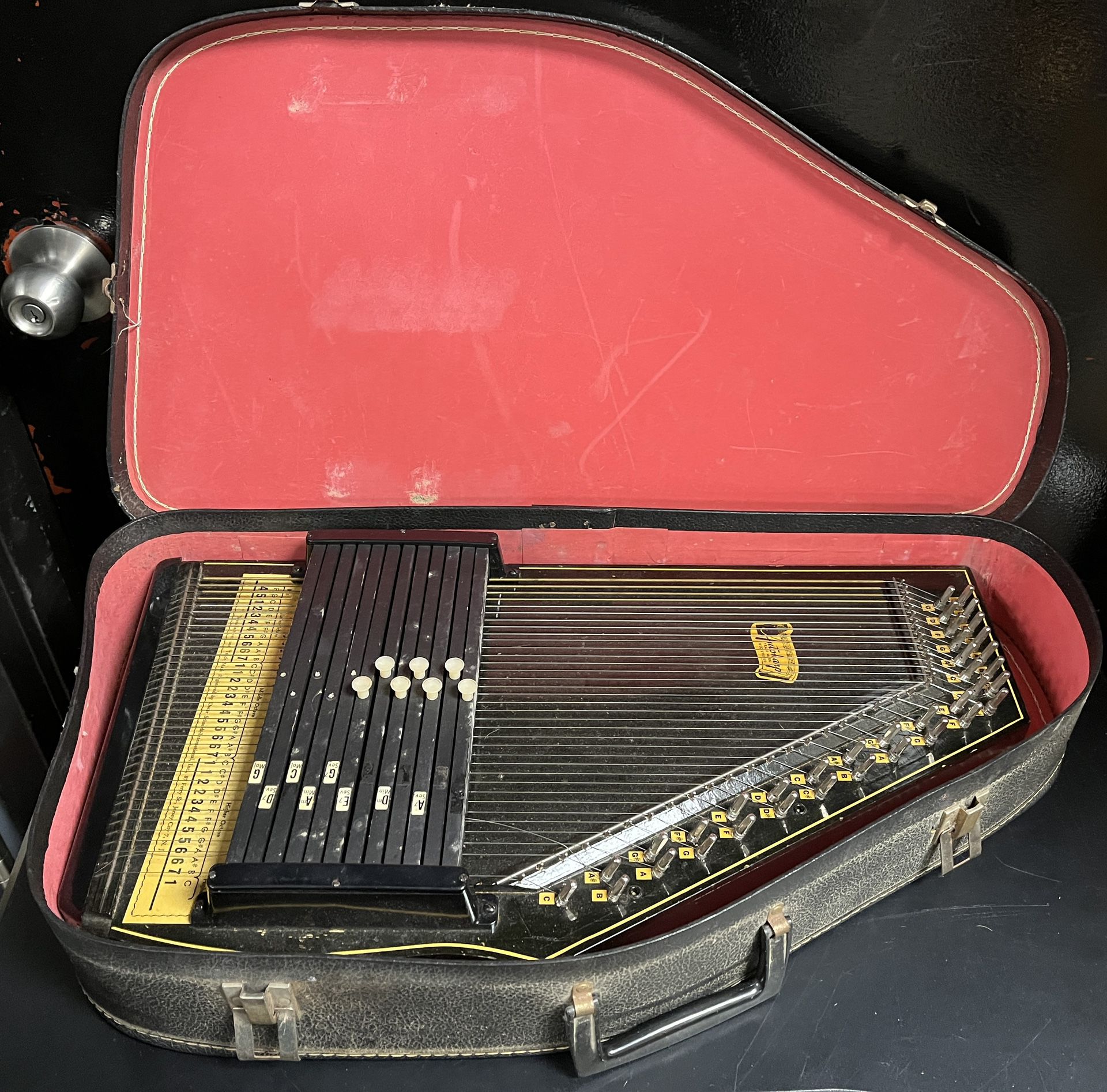 Vintage Oscar Schmidt 12 Chord Autoharp and Case