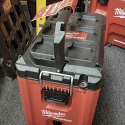 MILWAUKEE PACKOUT COMPACT TOOL BOX 