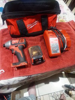 Milwakee combo compat drill  95.00