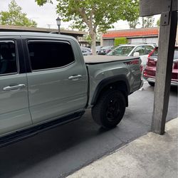 Toyota Tacoma bed cover