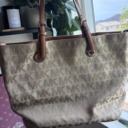Michael Kors Bag – Never Used