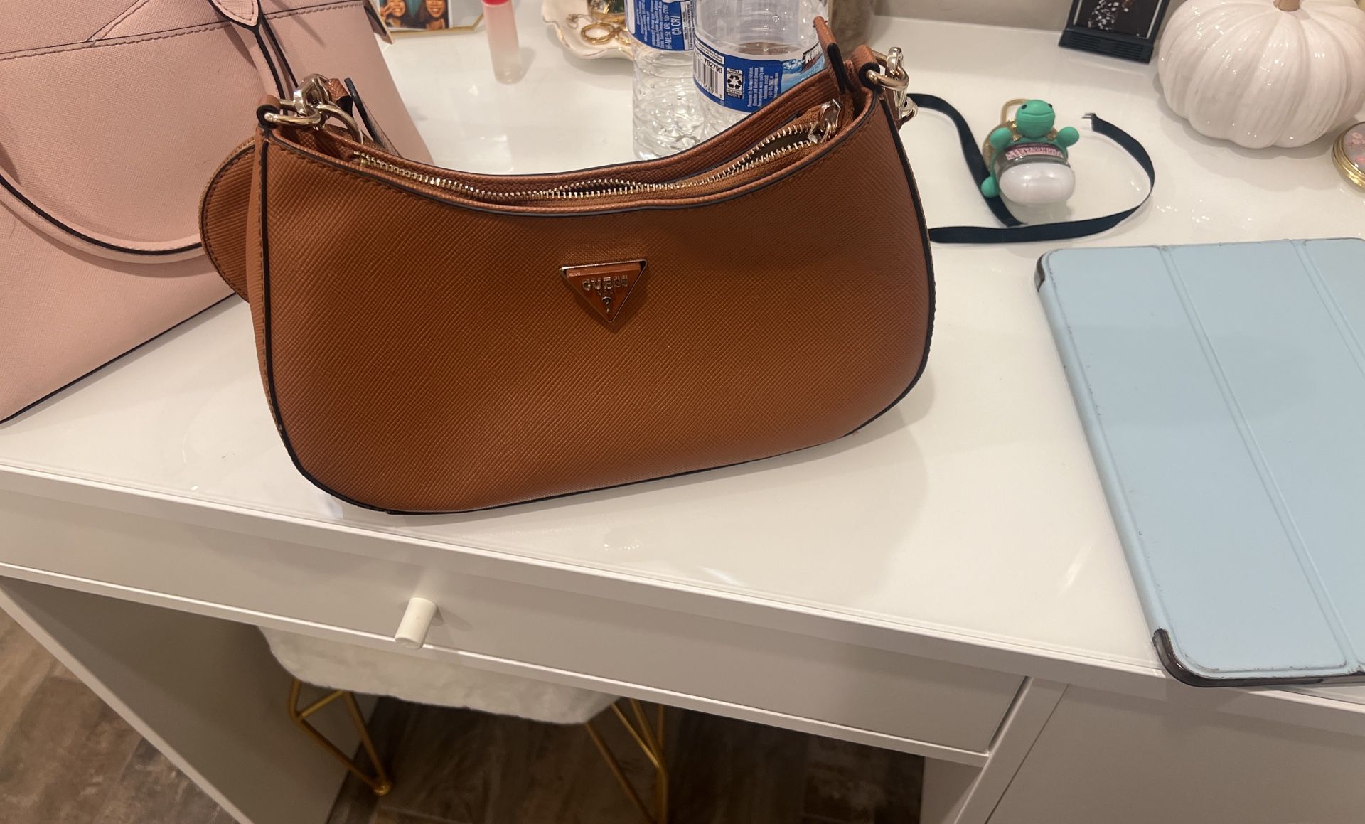 Guess Shoulder Bag Brown